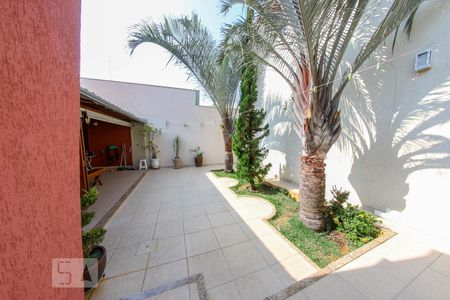 Casa à venda com 360m², 3 quartos e 3 vagas Casa à venda com 360m², 3 quartos e 3 vagasEspaço Gourmet