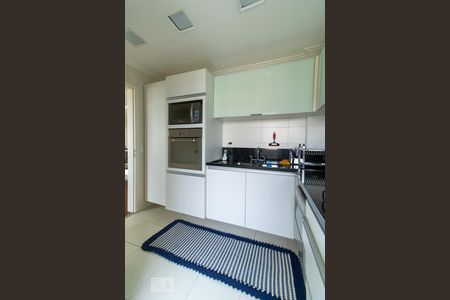 Apartamento para alugar com 155m², 2 quartos e 2 vagas Apartamento para alugar com 155m², 2 quartos e 2 vagasCozinha