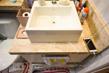 Apartamento à venda com 122m², 3 quartos e 1 vaga Apartamento à venda com 122m², 3 quartos e 1 vagaPia do banheiro