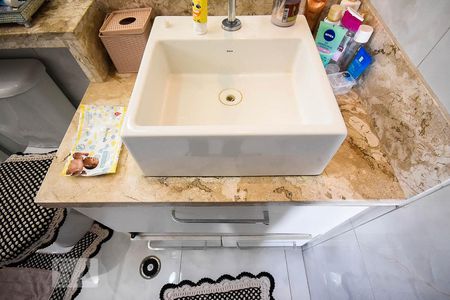 Apartamento à venda com 122m², 3 quartos e 1 vaga Apartamento à venda com 122m², 3 quartos e 1 vagaPia do banheiro da suíte