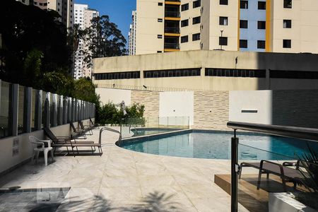 Apartamento à venda com 122m², 3 quartos e 1 vaga Apartamento à venda com 122m², 3 quartos e 1 vagaPiscina