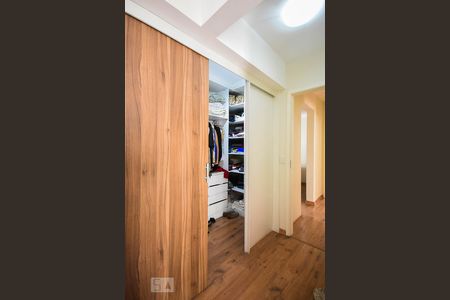 Apartamento à venda com 122m², 3 quartos e 1 vaga Apartamento à venda com 122m², 3 quartos e 1 vagaArmário da suíte