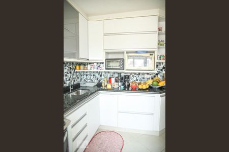 Apartamento à venda com 90m², 3 quartos e 2 vagas Apartamento à venda com 90m², 3 quartos e 2 vagasCozinha