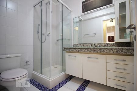 Apartamento à venda com 132m², 3 quartos e 2 vagasBanheiro da suíte 1
