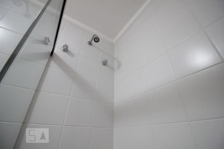 Apartamento à venda com 132m², 3 quartos e 2 vagasChuveiro