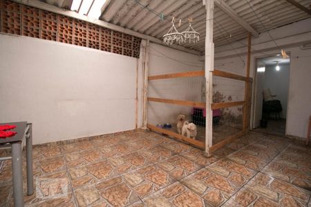 Casa à venda com 215m², 4 quartos e 2 vagas Casa à venda com 215m², 4 quartos e 2 vagasQuintal