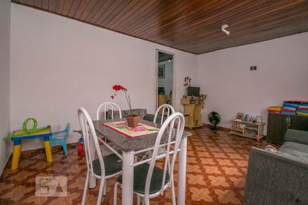 Casa à venda com 215m², 4 quartos e 2 vagas Casa à venda com 215m², 4 quartos e 2 vagasSala Casa 2
