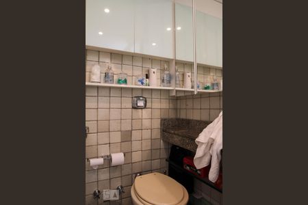 Apartamento à venda com 324m², 4 quartos e 2 vagas Apartamento à venda com 324m², 4 quartos e 2 vagasBanheiro do Quarto 3 - Suíte