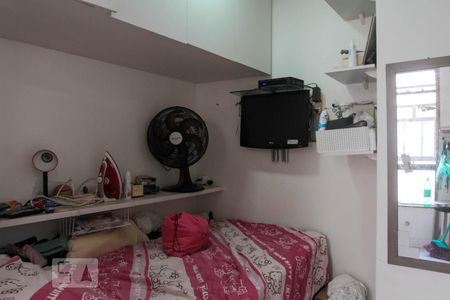 Apartamento à venda com 324m², 4 quartos e 2 vagas Apartamento à venda com 324m², 4 quartos e 2 vagasQuarto de Serviço