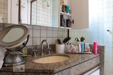 Apartamento à venda com 324m², 4 quartos e 2 vagas Apartamento à venda com 324m², 4 quartos e 2 vagasBanheiro do Quarto 3 - Suíte