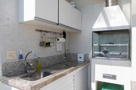 Apartamento à venda com 324m², 4 quartos e 2 vagas Apartamento à venda com 324m², 4 quartos e 2 vagasCobertura - Churrasqueira