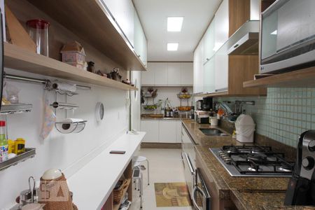 Apartamento à venda com 324m², 4 quartos e 2 vagas Apartamento à venda com 324m², 4 quartos e 2 vagasCozinha
