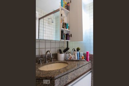 Apartamento à venda com 324m², 4 quartos e 2 vagas Apartamento à venda com 324m², 4 quartos e 2 vagasBanheiro do Quarto 3 - Suíte