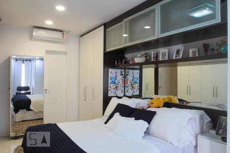 Apartamento à venda com 324m², 4 quartos e 2 vagas Apartamento à venda com 324m², 4 quartos e 2 vagasQuarto 3 - Suíte