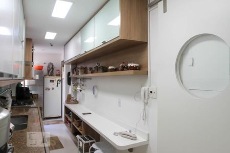 Apartamento à venda com 324m², 4 quartos e 2 vagas Apartamento à venda com 324m², 4 quartos e 2 vagasCozinha