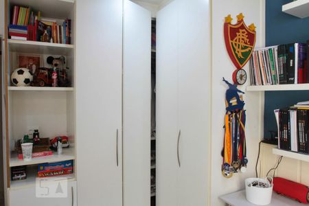 Apartamento à venda com 324m², 4 quartos e 2 vagas Apartamento à venda com 324m², 4 quartos e 2 vagasQuarto 2