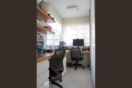 Apartamento à venda com 324m², 4 quartos e 2 vagas Apartamento à venda com 324m², 4 quartos e 2 vagasEscritório - Cobertura