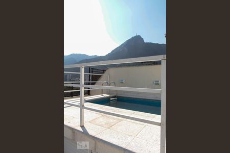 Apartamento à venda com 324m², 4 quartos e 2 vagas Apartamento à venda com 324m², 4 quartos e 2 vagasCobertura - Piscina