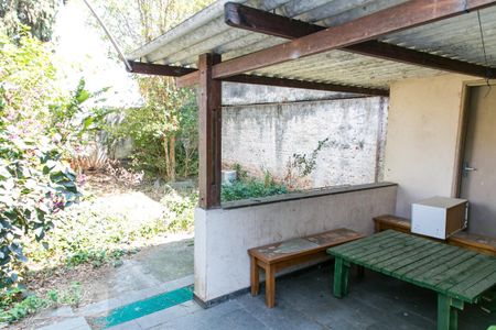 Casa à venda com 350m², 4 quartos e 3 vagas Casa à venda com 350m², 4 quartos e 3 vagasQuintal