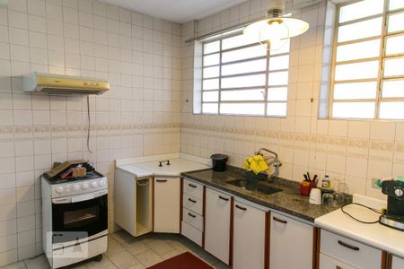 Casa à venda com 350m², 4 quartos e 3 vagas Casa à venda com 350m², 4 quartos e 3 vagasCozinha 2
