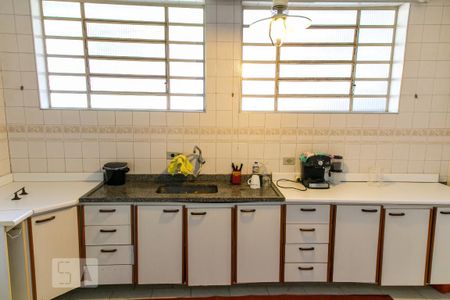 Casa à venda com 350m², 4 quartos e 3 vagas Casa à venda com 350m², 4 quartos e 3 vagasCozinha 2