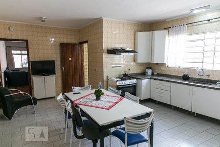 Casa à venda com 350m², 4 quartos e 3 vagas Casa à venda com 350m², 4 quartos e 3 vagasCozinha