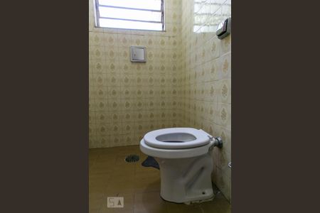 Casa à venda com 350m², 4 quartos e 3 vagas Casa à venda com 350m², 4 quartos e 3 vagasBanheiro da Suíte