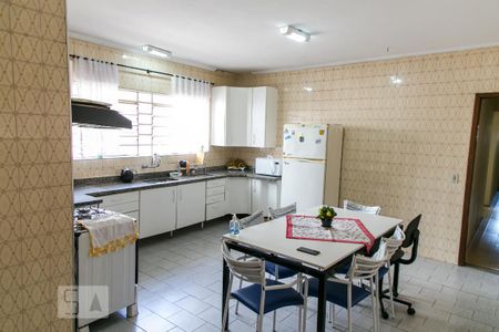 Casa à venda com 350m², 4 quartos e 3 vagas Casa à venda com 350m², 4 quartos e 3 vagasCozinha