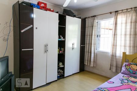Casa à venda com 350m², 4 quartos e 3 vagas Casa à venda com 350m², 4 quartos e 3 vagasQuarto 2