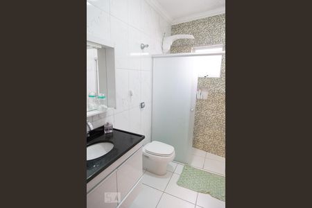 Casa à venda com 165m², 3 quartos e 2 vagas Casa à venda com 165m², 3 quartos e 2 vagasBanheiro Social