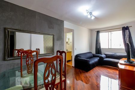 Sala de apartamento para alugar com 2 quartos, 50m² em Jardim Celeste, São Paulo