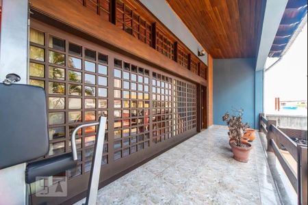 Casa à venda com 500m², 4 quartos e 4 vagas Casa à venda com 500m², 4 quartos e 4 vagasVaranda da Sala