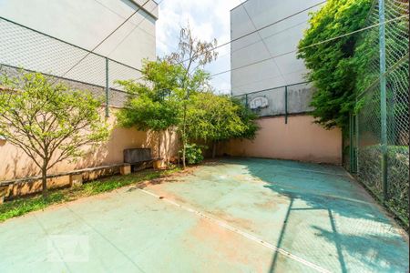 Casa à venda com 500m², 4 quartos e 4 vagas Casa à venda com 500m², 4 quartos e 4 vagasQuadra Esportiva