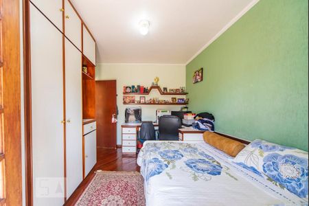 Casa à venda com 500m², 4 quartos e 4 vagas Casa à venda com 500m², 4 quartos e 4 vagasQuarto 1