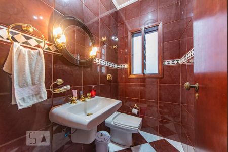 Casa à venda com 500m², 4 quartos e 4 vagas Casa à venda com 500m², 4 quartos e 4 vagasLavabo