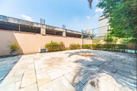 Casa à venda com 500m², 4 quartos e 4 vagas Casa à venda com 500m², 4 quartos e 4 vagasQuintal e Jardim