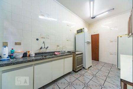 Casa à venda com 500m², 4 quartos e 4 vagas Casa à venda com 500m², 4 quartos e 4 vagasCozinha do Salão de Festas