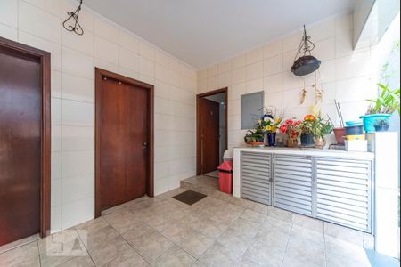 Casa à venda com 500m², 4 quartos e 4 vagas Casa à venda com 500m², 4 quartos e 4 vagasÁrea de Serviço