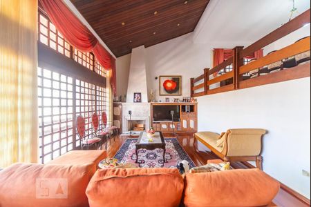 Casa à venda com 500m², 4 quartos e 4 vagas Casa à venda com 500m², 4 quartos e 4 vagasSala de Tv