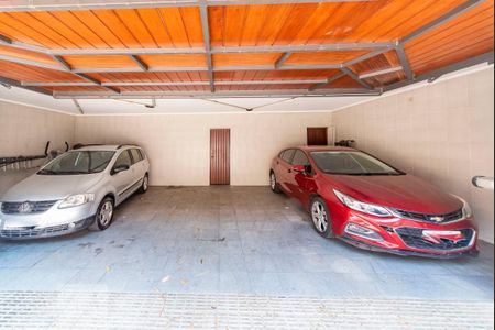 Casa à venda com 500m², 4 quartos e 4 vagas Casa à venda com 500m², 4 quartos e 4 vagasGaragem