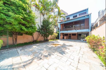 Casa à venda com 500m², 4 quartos e 4 vagas Casa à venda com 500m², 4 quartos e 4 vagasQuintal e Jardim