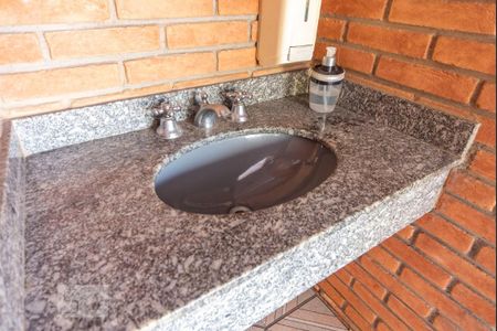 Casa à venda com 500m², 4 quartos e 4 vagas Casa à venda com 500m², 4 quartos e 4 vagasPia