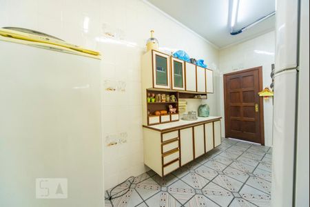 Casa à venda com 500m², 4 quartos e 4 vagas Casa à venda com 500m², 4 quartos e 4 vagasCozinha do Salão de Festas