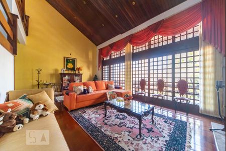 Casa à venda com 500m², 4 quartos e 4 vagas Casa à venda com 500m², 4 quartos e 4 vagasSala de Tv