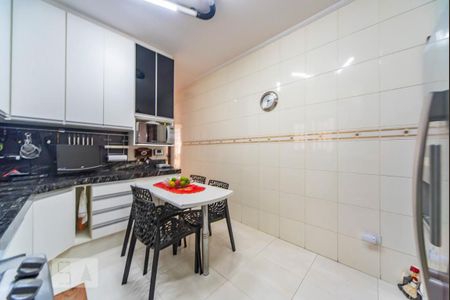 Casa à venda com 500m², 4 quartos e 4 vagas Casa à venda com 500m², 4 quartos e 4 vagasCozinha principal