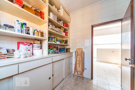 Casa à venda com 500m², 4 quartos e 4 vagas Casa à venda com 500m², 4 quartos e 4 vagasDespensa