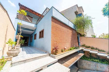 Casa à venda com 500m², 4 quartos e 4 vagas Casa à venda com 500m², 4 quartos e 4 vagasFachada