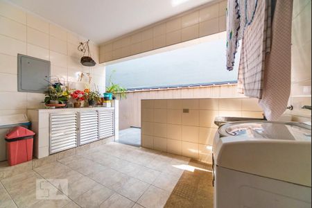 Casa à venda com 500m², 4 quartos e 4 vagas Casa à venda com 500m², 4 quartos e 4 vagasÁrea de Serviço