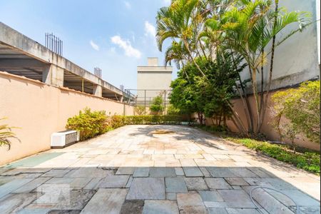 Casa à venda com 500m², 4 quartos e 4 vagas Casa à venda com 500m², 4 quartos e 4 vagasQuintal e Jardim