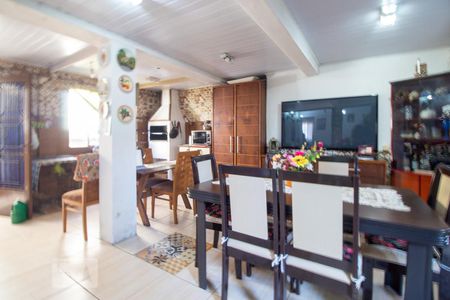 Casa à venda com 60m², 1 quarto e 2 vagas Casa à venda com 60m², 1 quarto e 2 vagasSala de Jantar